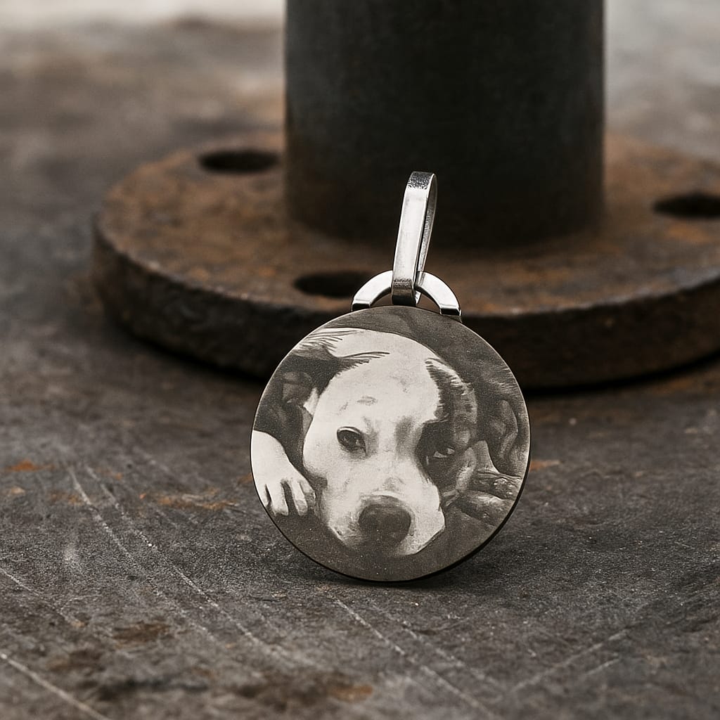 Silver pendant with a dog's face