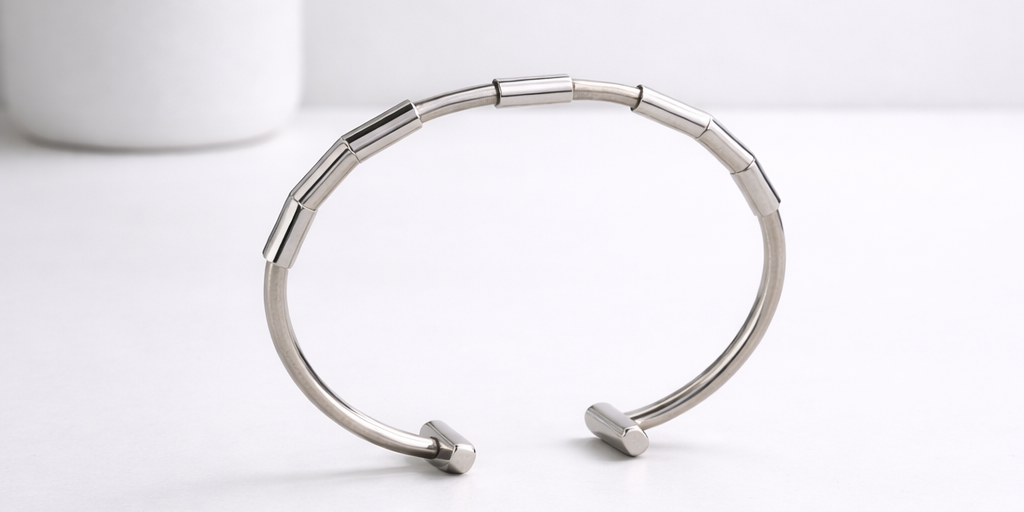 Silver bangle 