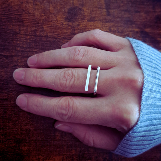 Elegant Silver Ring 