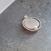 Silver pendant with pearl 
