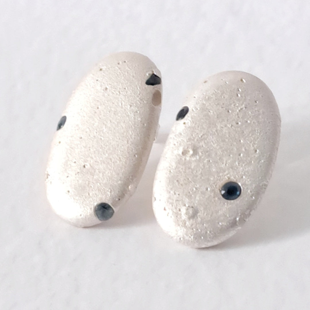 Handmade earrings with sapphires