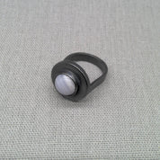 Side profile of oxidised blue lace agate silver ring