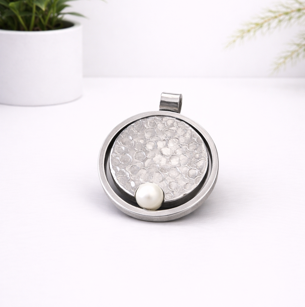 hammered Silver pendant with pearl made in UK