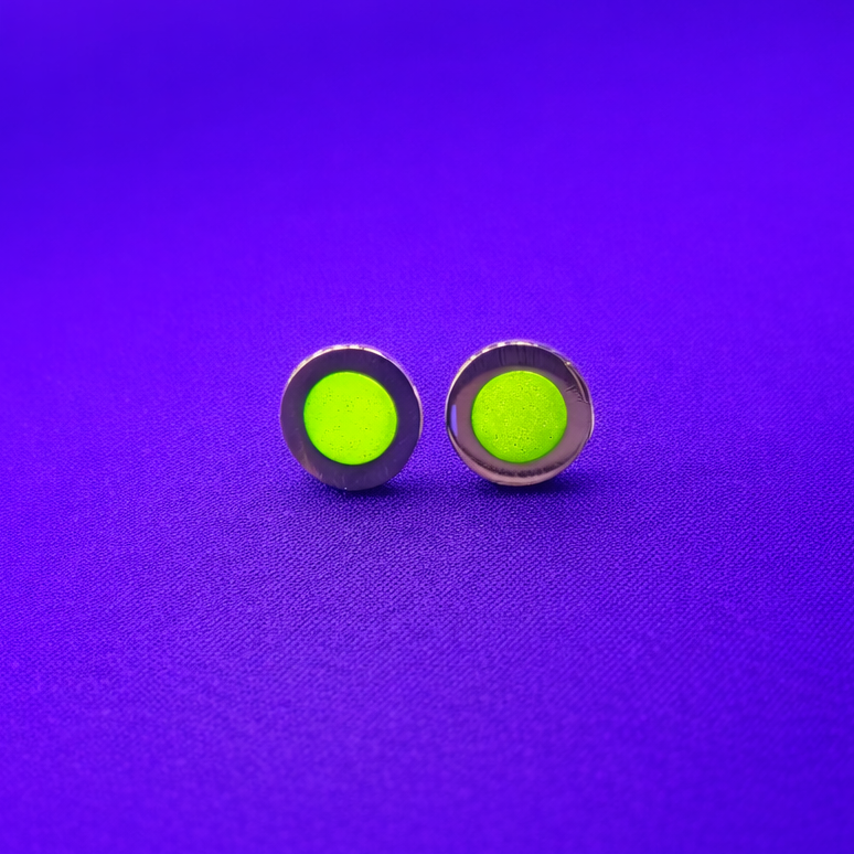 Green neon resin silver studs glowing under UV light