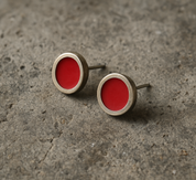 Clous d'oreilles en argent avec résine