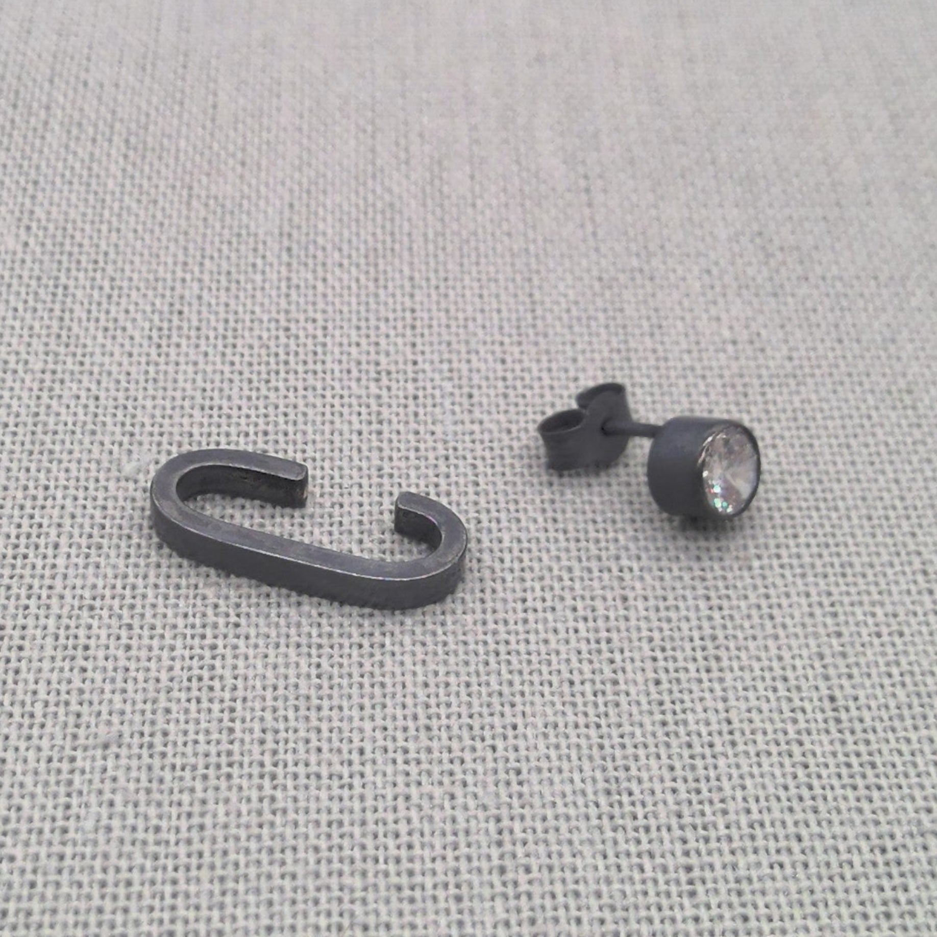 Black cuff stripe and zircon stud earring set in recycled silver on fabric