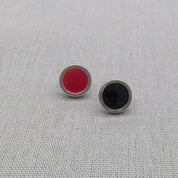 Single resin and zircon recycled silver studs in red and black